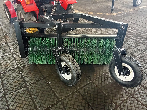 Коммунальная щетка с баком (500 л) 1,8 м